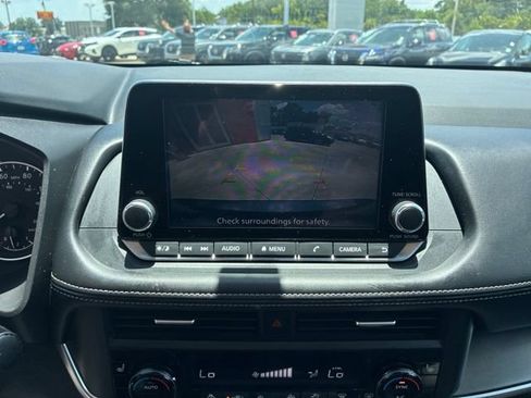 Used 2025 Nissan Rogue SV w/ SV Premium Package FWD image 27