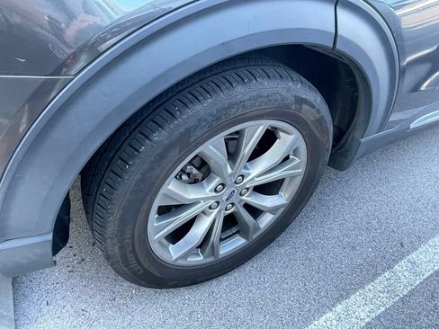 Used 2020 Ford Explorer XLT w/ Equipment Group 202A RWD image 5