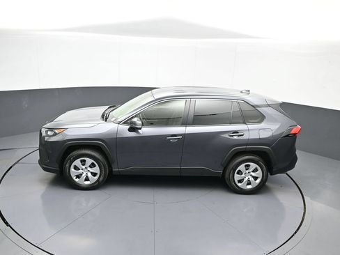 Certified 2022 Toyota RAV4 LE AWD/4WD image 40
