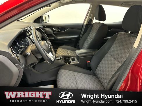 Used 2021 Nissan Rogue Sport SV image 11