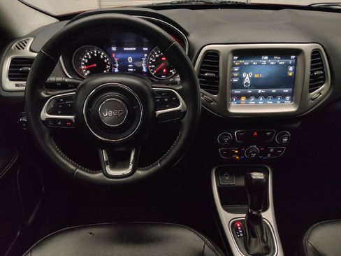 Used 2018 Jeep Compass Latitude w/ Popular Equipment Group FWD image 22
