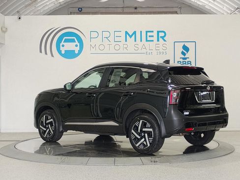 Used 2025 Nissan Kicks SV w/ SV Premium Package image 4