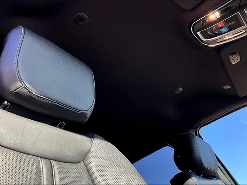 Used 2023 Jeep Wagoneer L Series III image 12