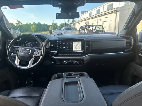 Used 2025 GMC Sierra 1500 SLT AWD/4WD image 18