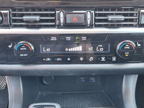 Used 2025 Nissan Pathfinder SV AWD/4WD image 15
