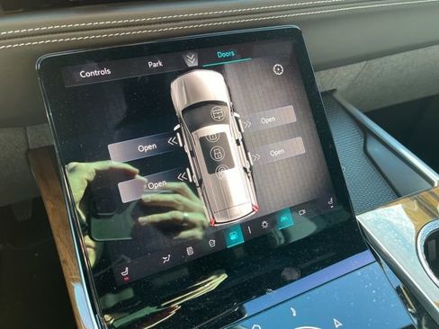 Used 2025 Cadillac Escalade Sport Platinum w/ LPO, ONYX Package image 25