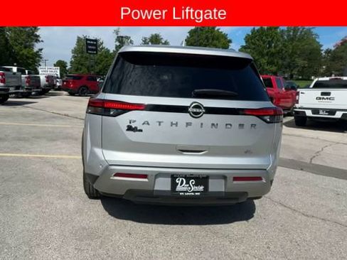 Used 2025 Nissan Pathfinder SL FWD image 7