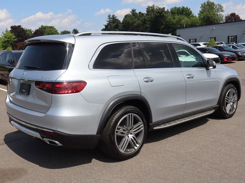 Used 2024 Mercedes-Benz GLS 450 4MATIC image 5