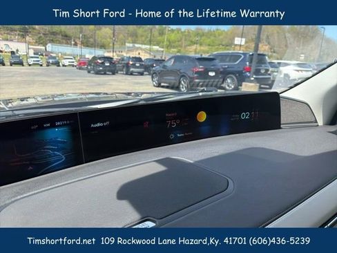 Used 2025 Lincoln Navigator Reserve AWD/4WD image 21