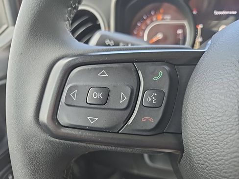 Used 2026 Jeep Gladiator Mojave AWD/4WD image 47