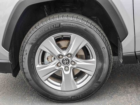 Certified 2025 Toyota RAV4 XLE FWD image 28