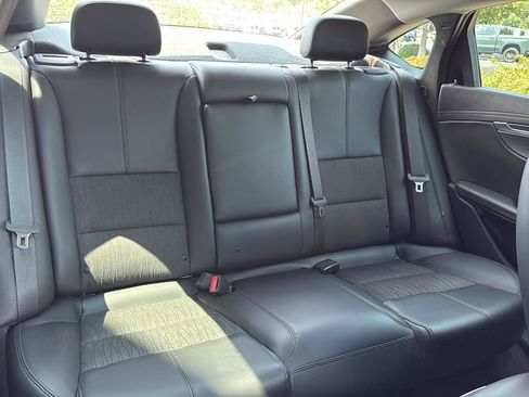 Used 2014 Chevrolet Impala LT FWD image 28