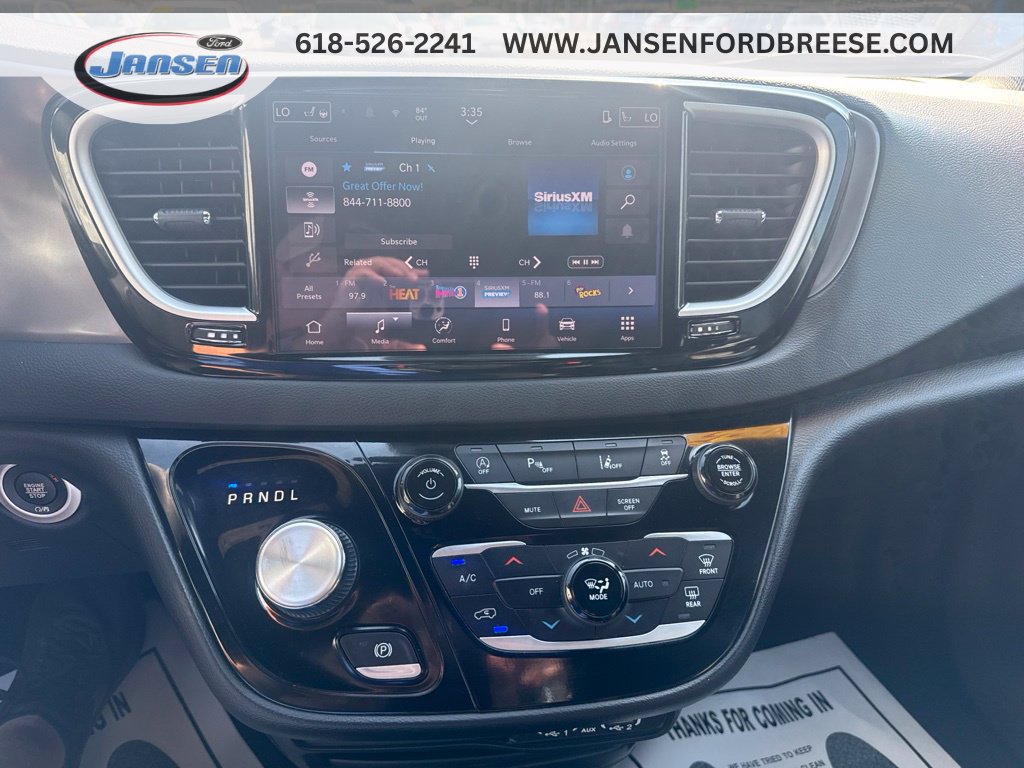 Used 2025 Chrysler Pacifica Select FWD image 23