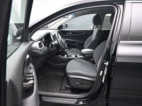 Used 2019 Kia Sorento S AWD/4WD image 11