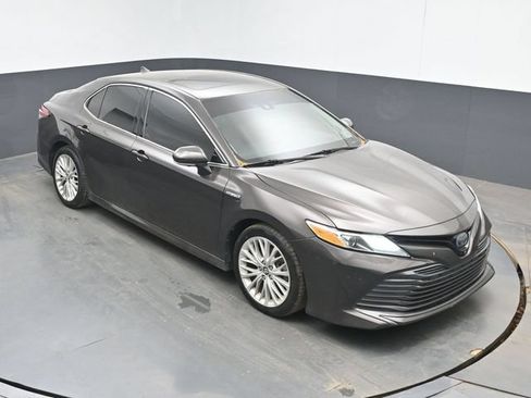 Used 2018 Toyota Camry XLE w/ Audio Package FWD image 13