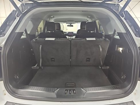 Used 2021 Ford Explorer XLT w/ Equipment Group 202A image 12