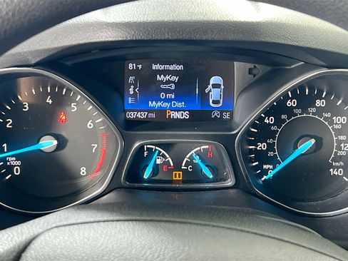 Used 2017 Ford Escape SE w/ SE Cold Weather Package AWD/4WD image 12