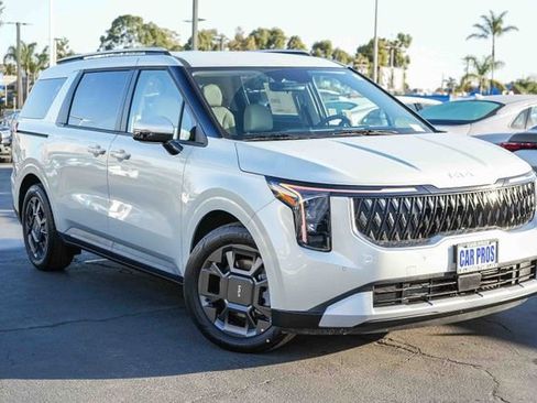 New 2026 Kia Carnival EX FWD image 2