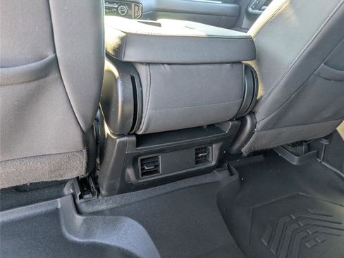 Used 2024 Chevrolet Silverado 2500 LT image 25