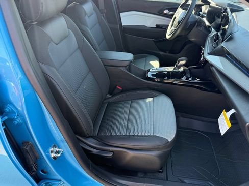 New 2026 Chevrolet Trax LT w/ LT Convenience Package FWD image 31
