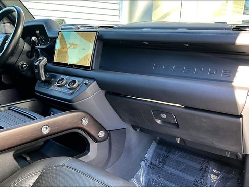 Used 2023 Land Rover Defender 130 X image 16