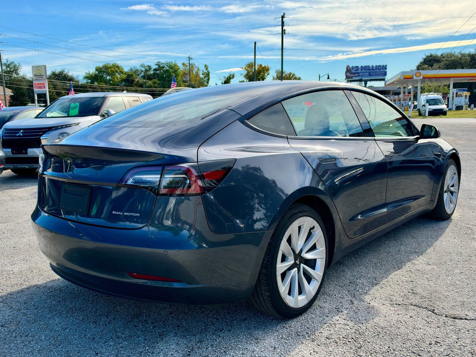 Used 2022 Tesla Model 3 Long Range AWD/4WD image 4