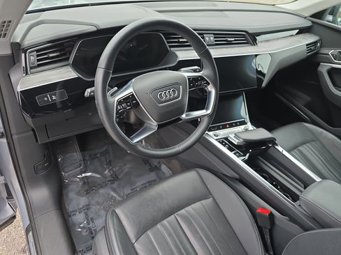 Used 2023 Audi e-tron Premium Plus w/ Premium Plus Package image 16