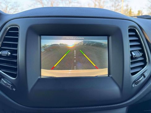 Used 2018 Jeep Compass Latitude w/ Popular Equipment Group AWD/4WD image 30