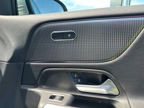 Certified 2022 Mercedes-Benz GLB 250 4MATIC image 27