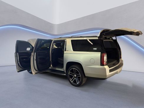 Used 2016 GMC Yukon XL SLT w/ Open Road Package AWD/4WD image 12
