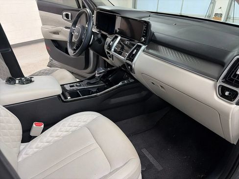 Used 2023 Kia Sorento SX AWD/4WD image 10