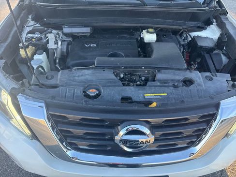 Used 2017 Nissan Pathfinder SV image 23