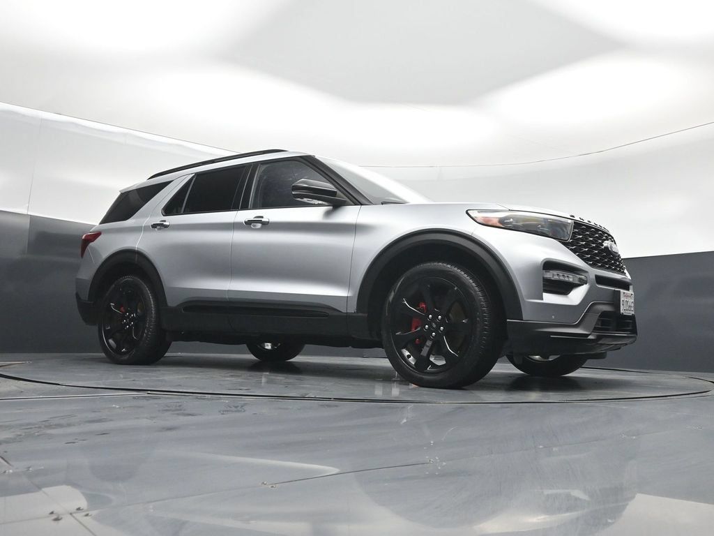 Used 2023 Ford Explorer ST w/ Equipment Group 401A AWD/4WD image 3