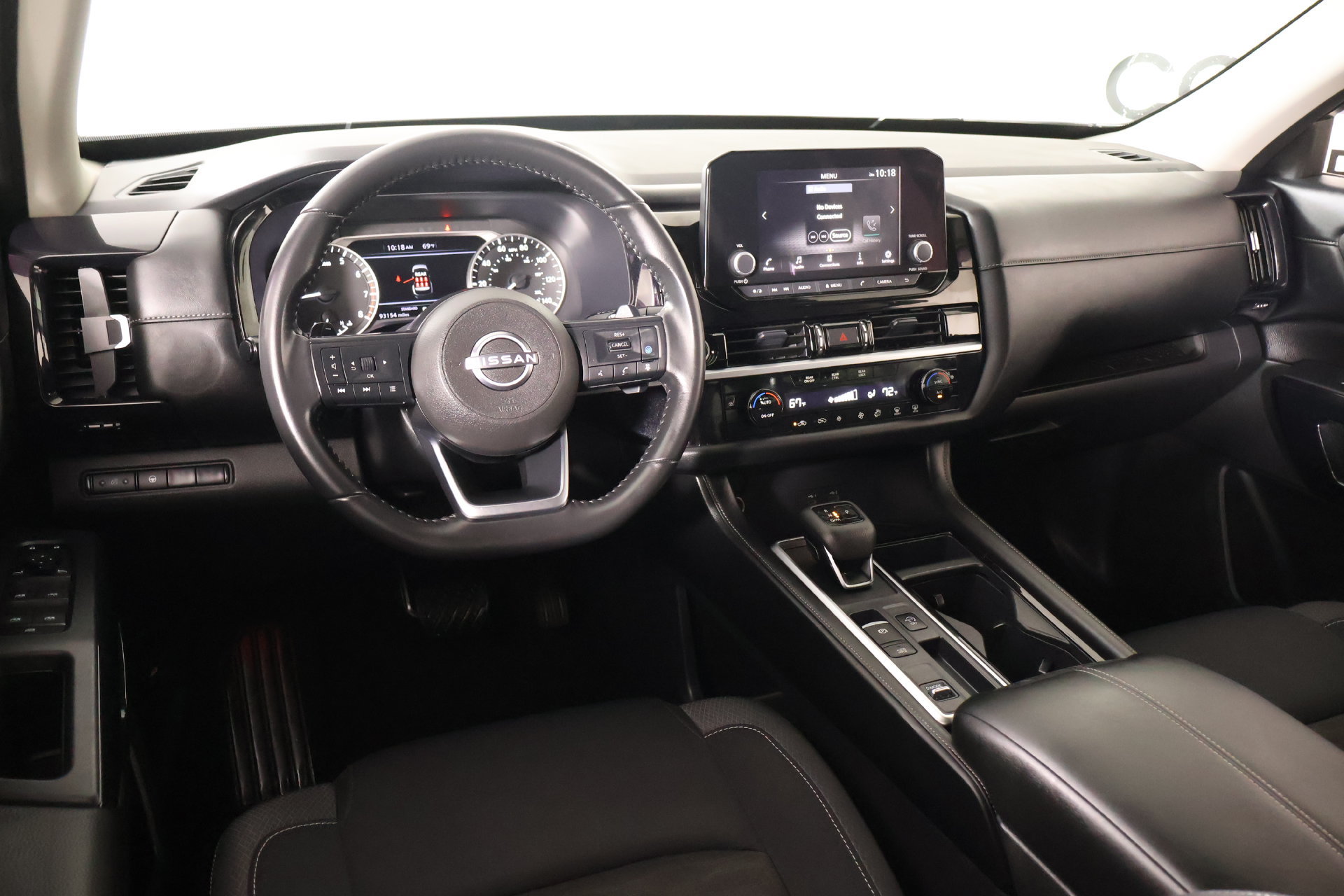 Used 2024 Nissan Pathfinder SV FWD image 2
