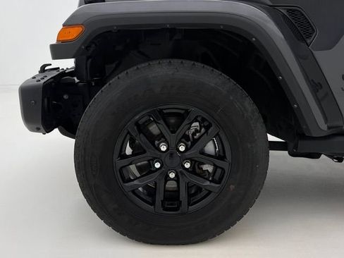 Used 2023 Jeep Wrangler Unlimited Sport AWD/4WD image 25