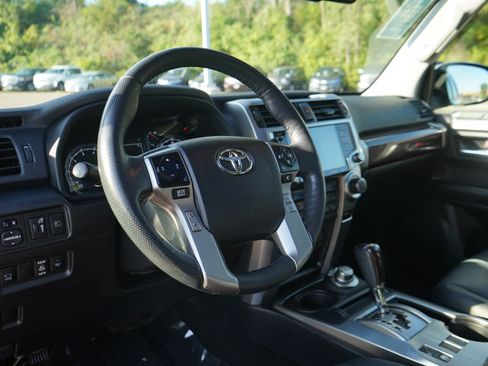 Used 2024 Toyota 4Runner Limited AWD/4WD image 25