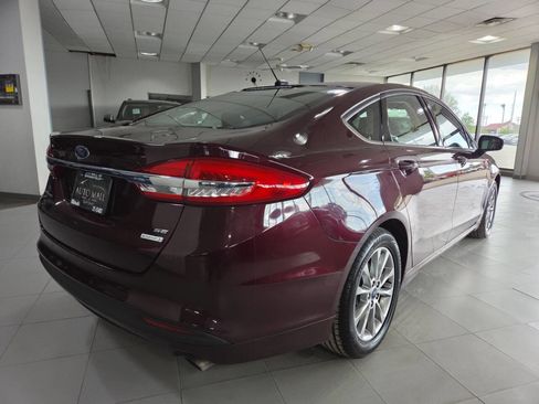 Used 2017 Ford Fusion SE w/ Fusion SE Technology Package FWD image 7