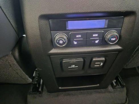 Used 2018 Chevrolet Traverse Premier AWD/4WD image 24