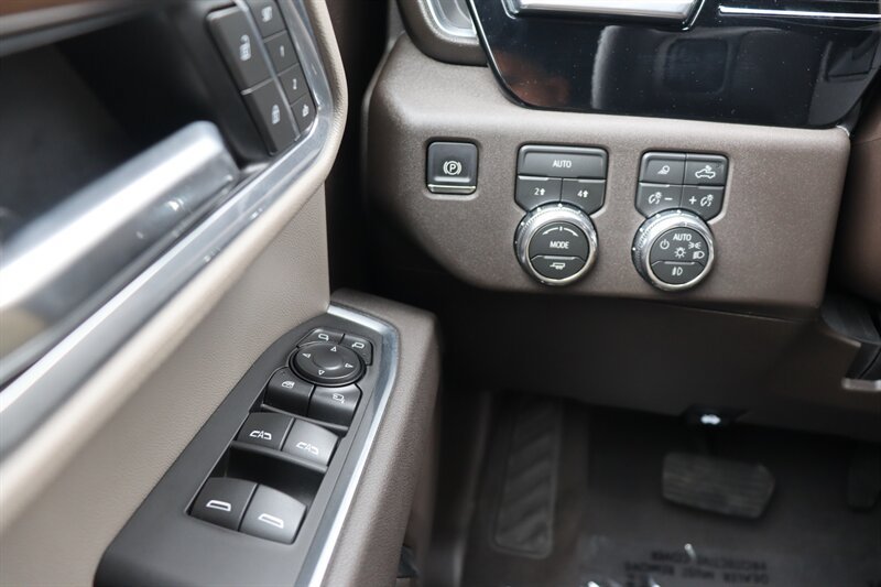 Used 2026 GMC Sierra 1500 SLT AWD/4WD image 17