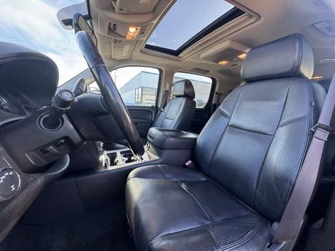 Used 2013 Chevrolet Suburban LTZ image 14
