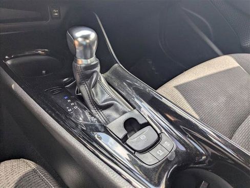 Used 2019 Toyota C-HR XLE FWD image 12