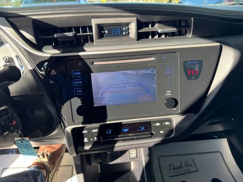 Used 2019 Toyota Corolla LE image 21