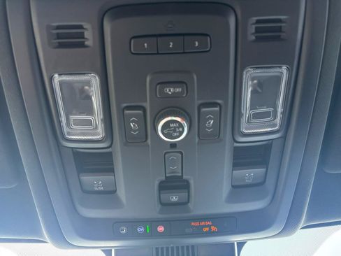 Used 2024 Chevrolet Tahoe High Country w/ Premium Package AWD/4WD image 32