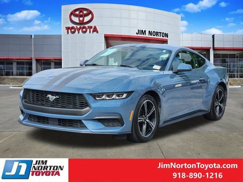 Used 2024 Ford Mustang Coupe RWD image 3