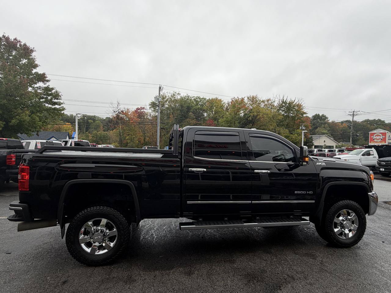 Used 2019 GMC Sierra 2500 SLT w/ Duramax Plus Package AWD/4WD image 6