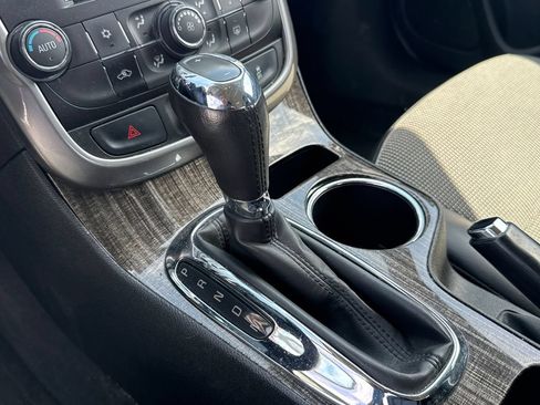 Used 2015 Chevrolet Malibu LT FWD image 18