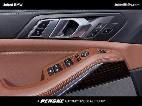 Used 2020 BMW X5 xDrive40i w/ M Sport Package image 3