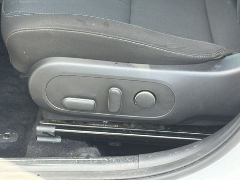 Used 2025 Hyundai Kona SEL FWD image 20