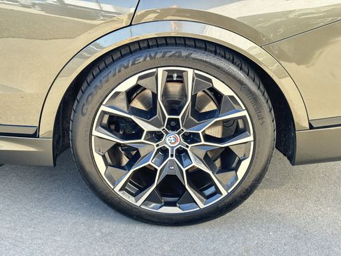 Used 2023 BMW X7 M60i w/ Executive Package image 17