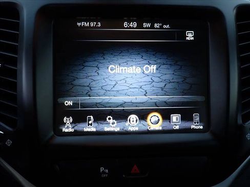 Used 2018 Jeep Cherokee Trailhawk w/ Trailer Tow Group AWD/4WD image 24